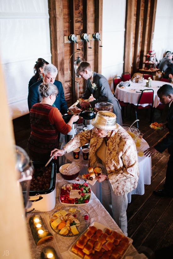 Barn wedding at Spring Meadows farm in mount solon Virginia wedding photographer