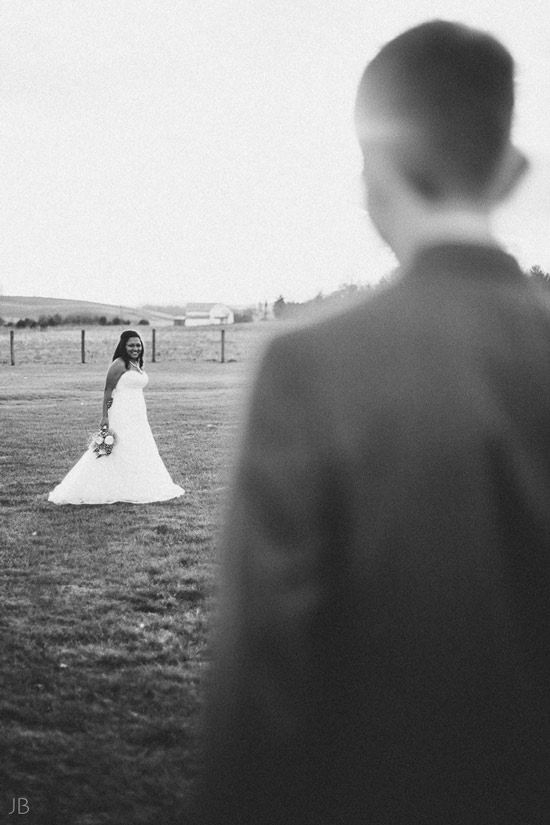 Barn wedding at Spring Meadows farm in mount solon Virginia wedding photographer